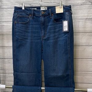 Universal Thread Women's High-Rise Straight Jeans, Medium Wash, size 17, NWT